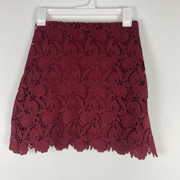 Express Women's Lace Overlay Mini Skirt Size 00 Maroon Red Holiday Date - Picture 1 of 8